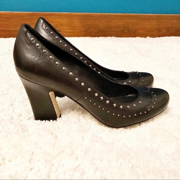 B Makowsky Leather Studded Black High Heel Shoes - Picture 1 of 7